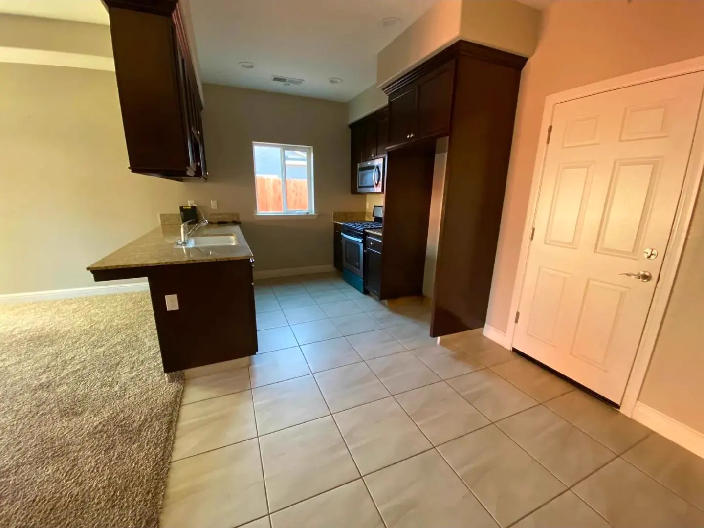 526 Castlerock Ct, Los Banos — 2