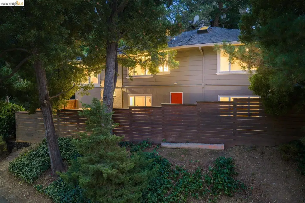 3321 Jordan Rd, Oakland — 4