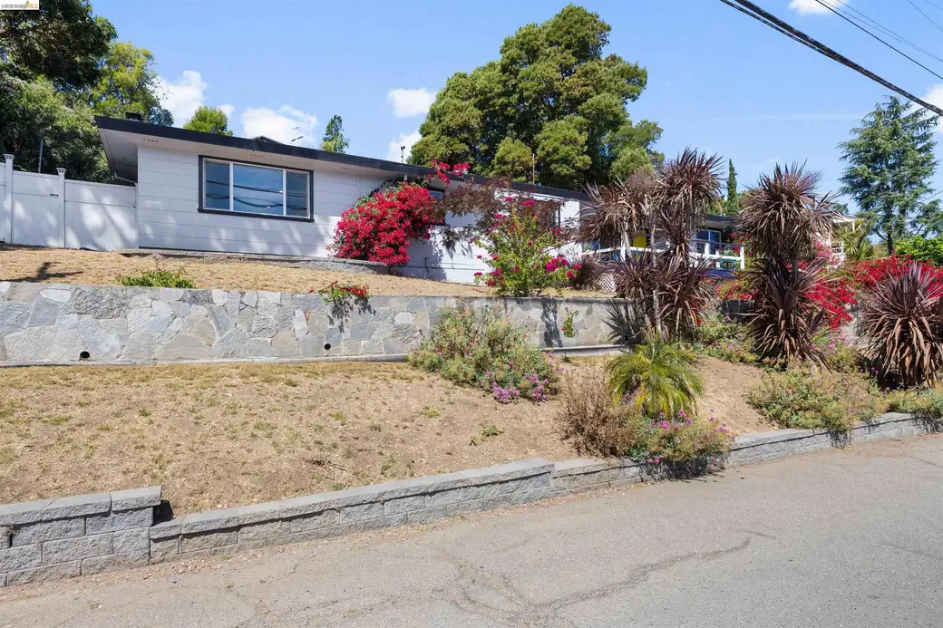 8019 Sterling Dr, Oakland — 3