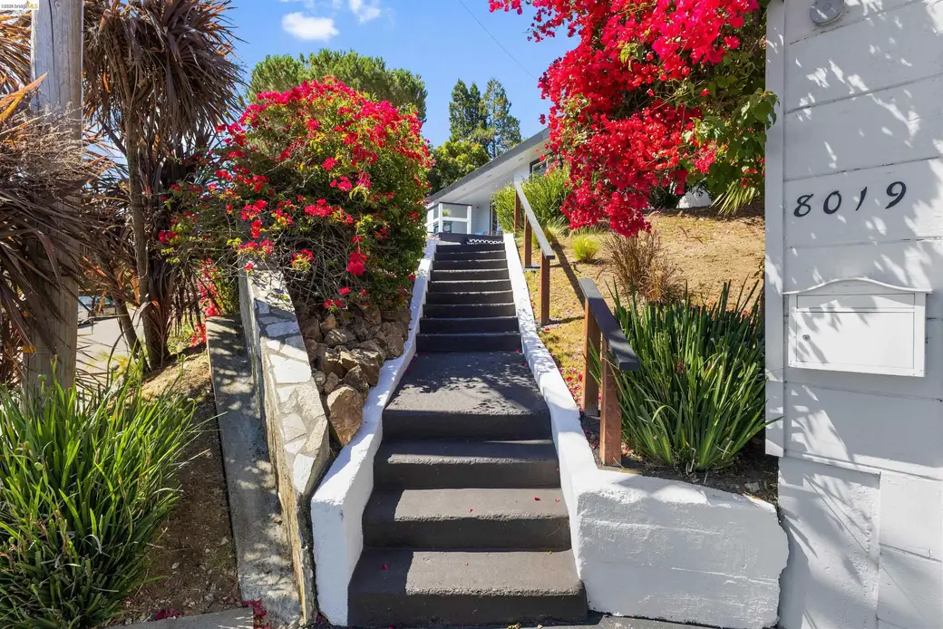 8019 Sterling Dr, Oakland — 4