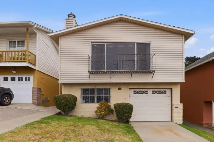 1033 Skyline Dr, Daly City