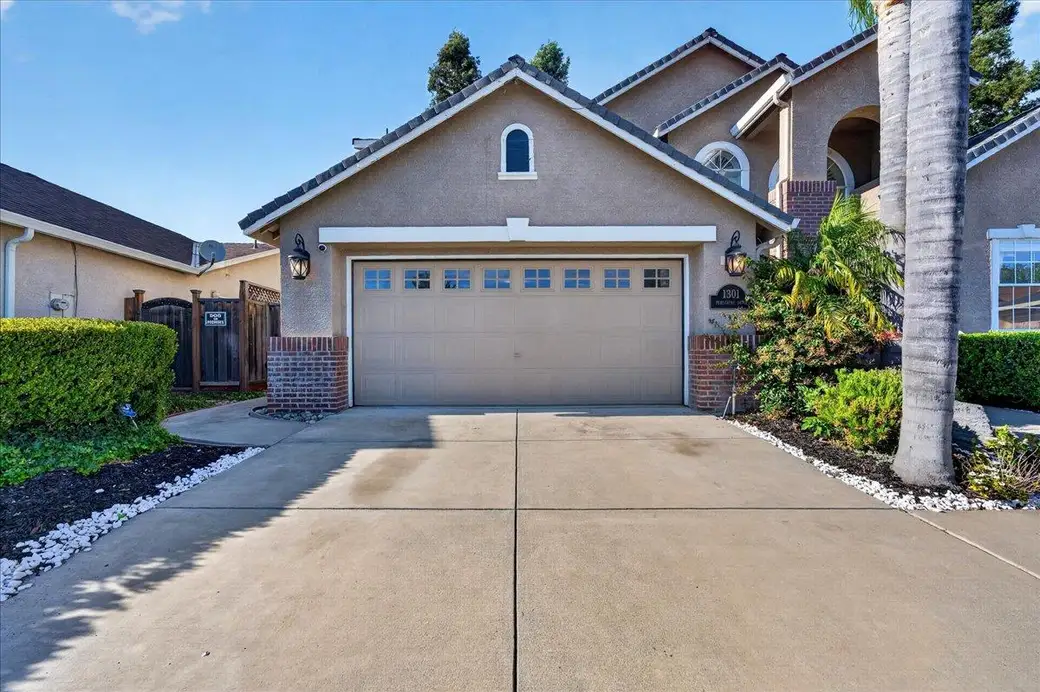 1301 Peregrine Dr, Gilroy — 4