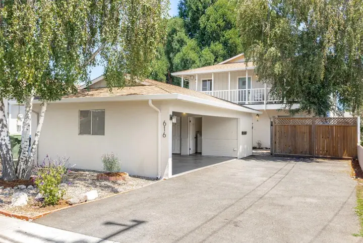 616 Oak Dr a, Capitola