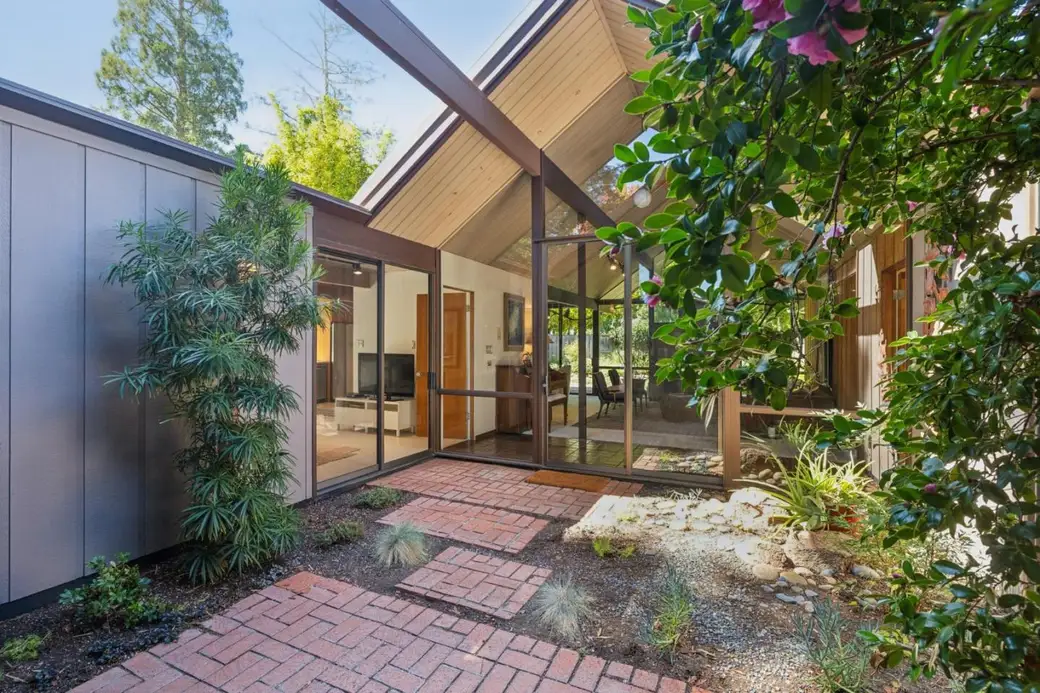 1070 Harriet St, Palo Alto — 2