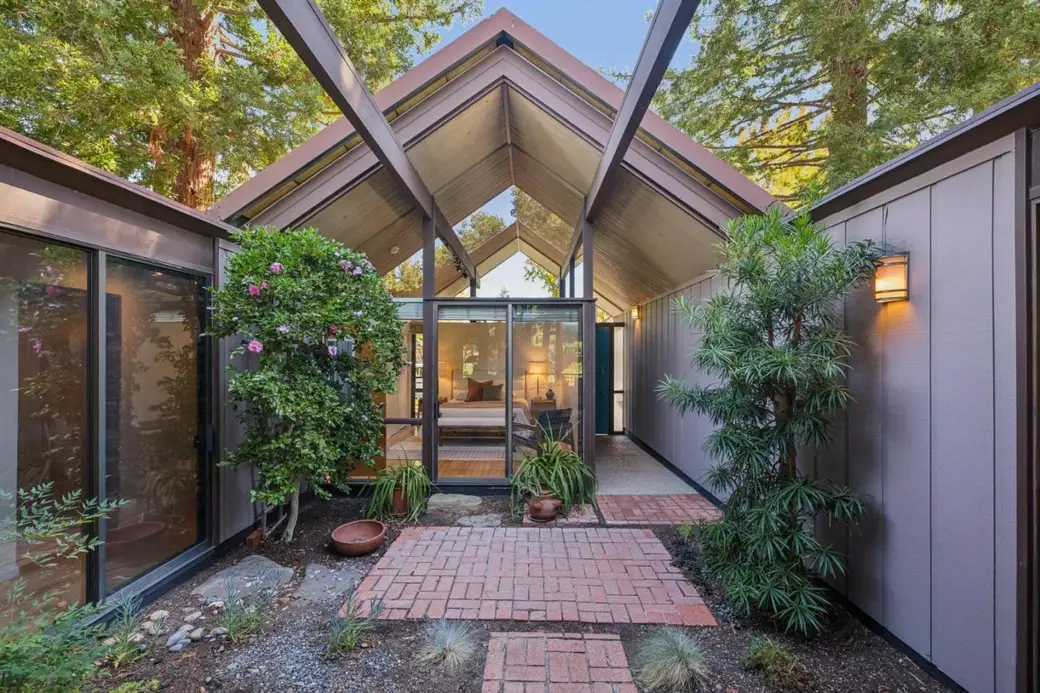 1070 Harriet St, Palo Alto — 4
